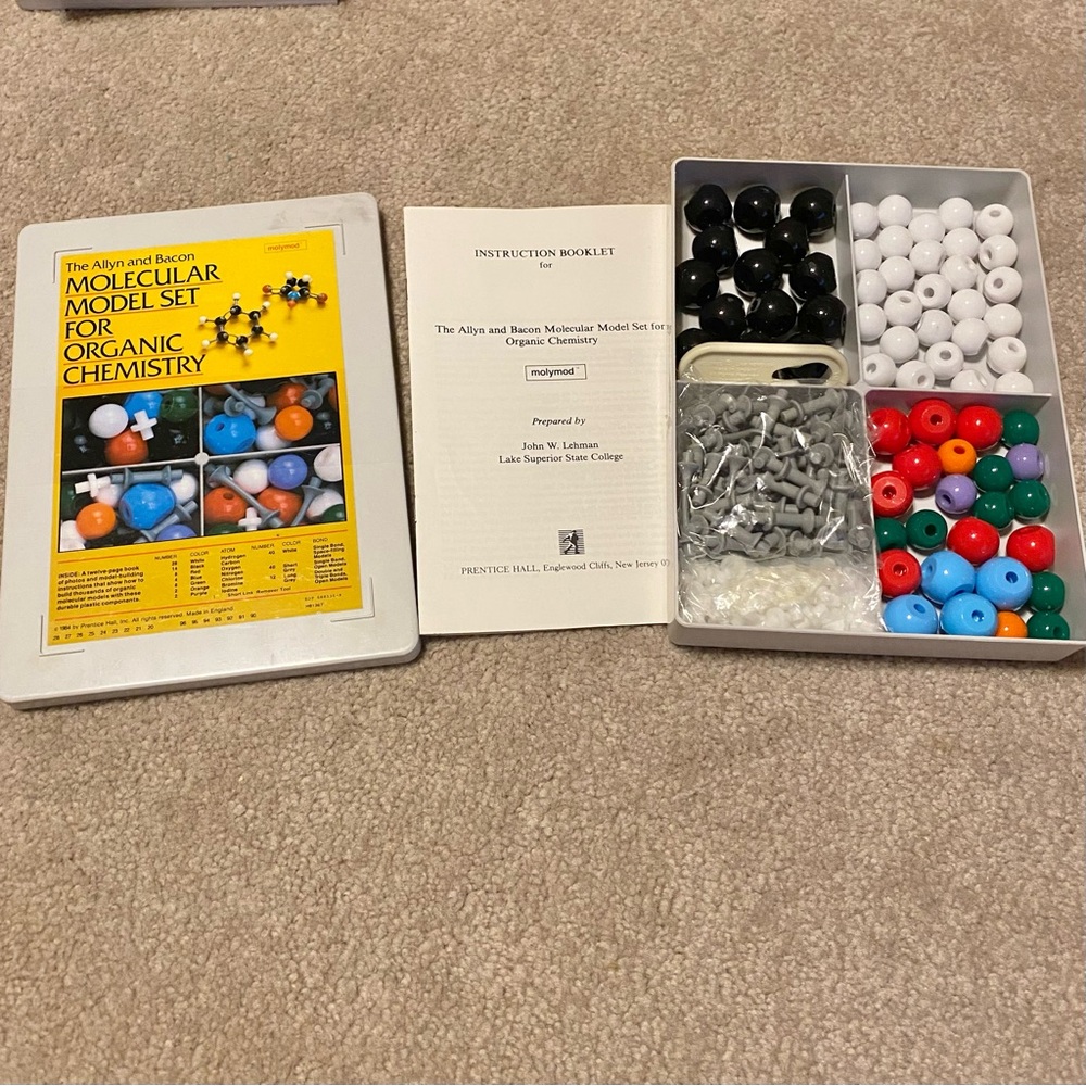 Vintage 1984 The Allyn & Bacon Molecular Model Set for Organic Chemistry Molymod